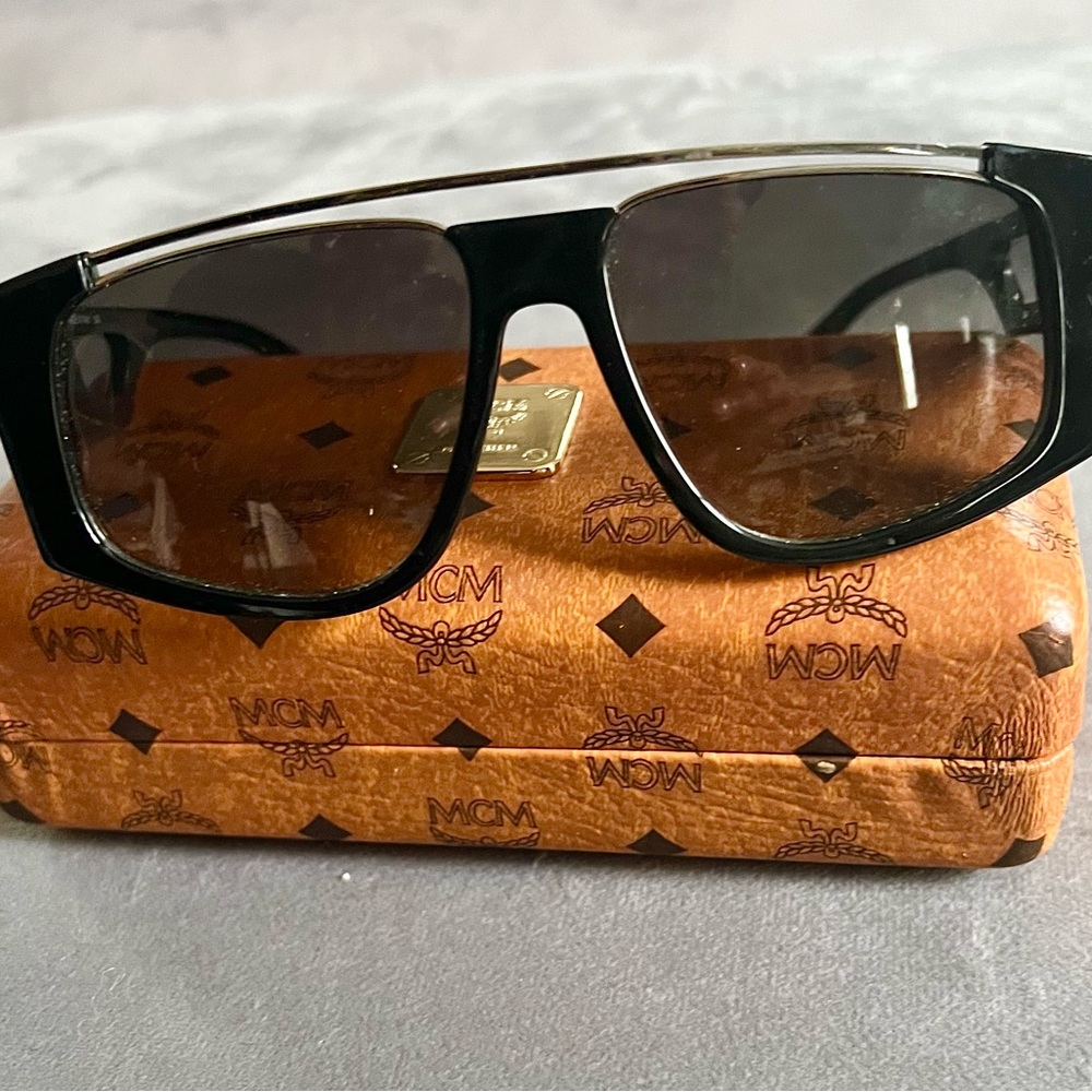 MCM - Black Square Oversized Browline Sunglasses